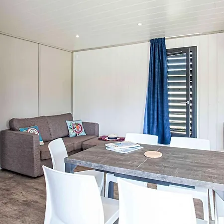 Natura 6p By Interhome *